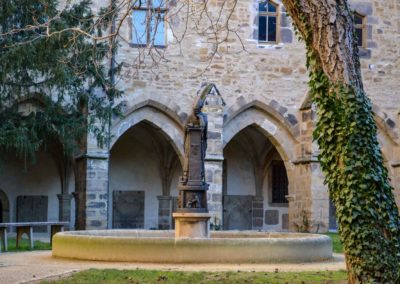 Der Kaiserdom zu Merseburg 115 Thietmarbrunnen Kreuzgang Kaiserdom Merseburg