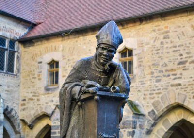 Der Kaiserdom zu Merseburg 117 Thietmarbrunnen Kreuzgang Kaiserdom Merseburg