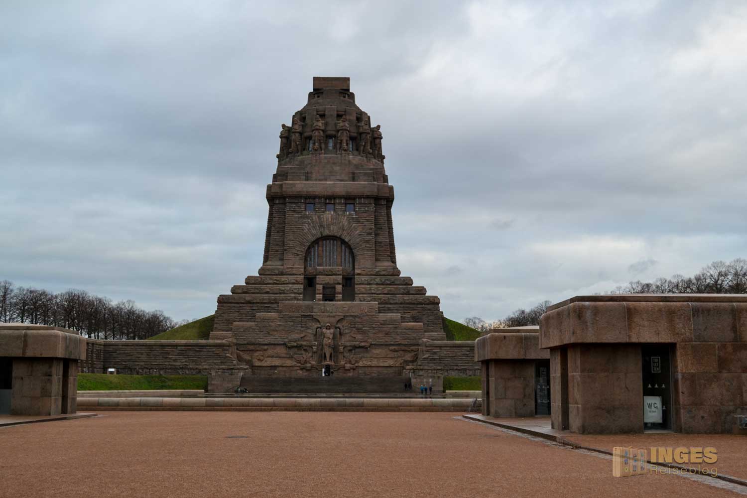 Im Völkerschlachtdenkmal in Leipzig 2 DSC_0880