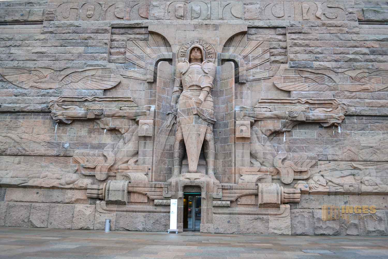 Im Völkerschlachtdenkmal in Leipzig 3 DSC_0891