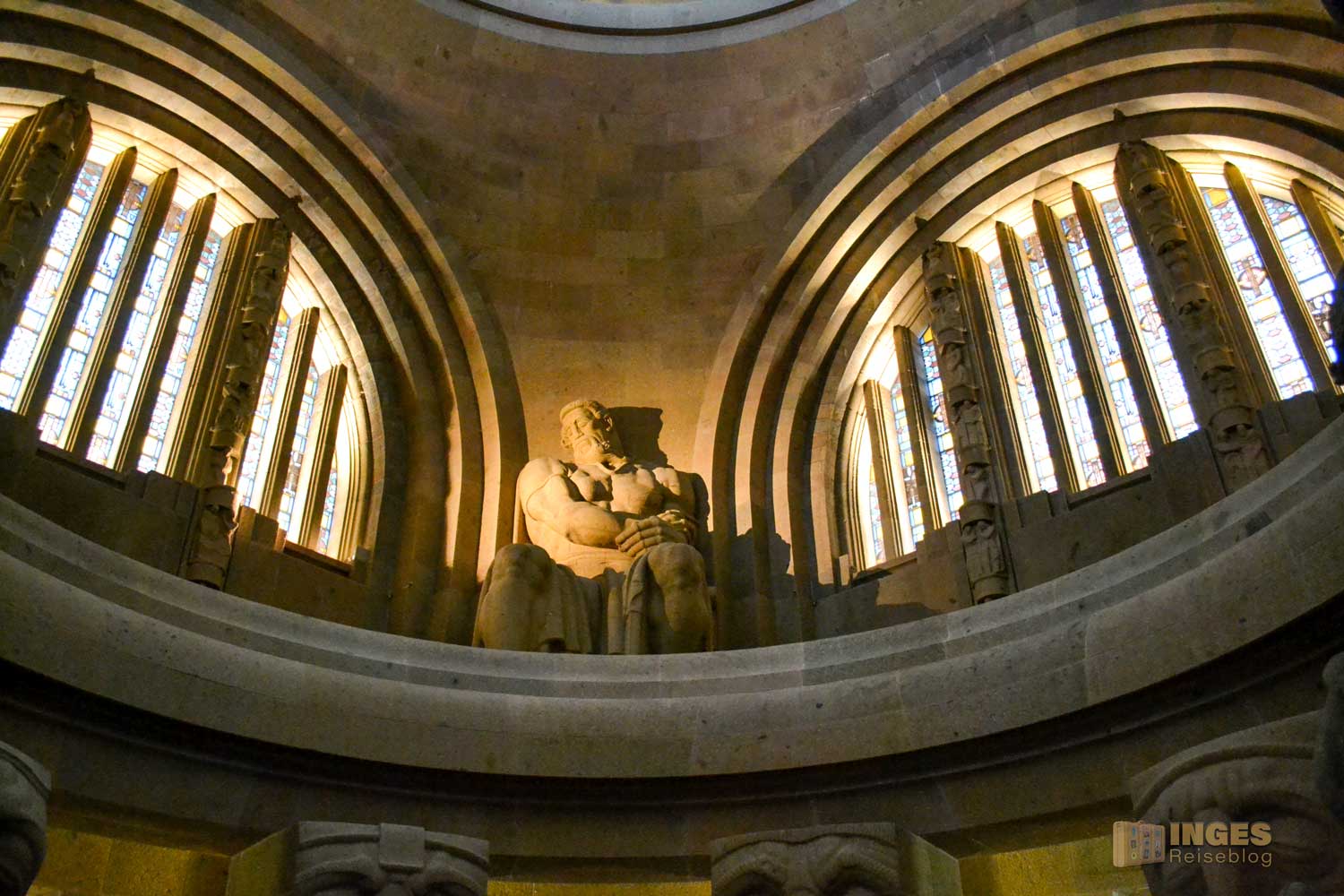 Im Völkerschlachtdenkmal in Leipzig 32 Völkerschlachtdenkmal in Leipzig