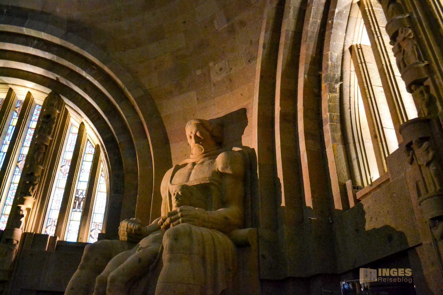 Im Völkerschlachtdenkmal in Leipzig 24 DSC_0954