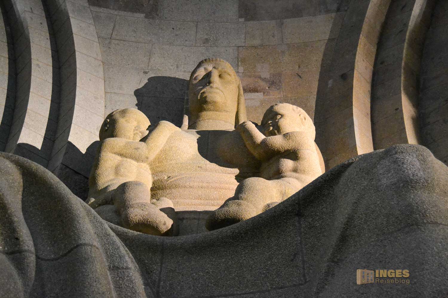 Im Völkerschlachtdenkmal in Leipzig 27 Völkerschlachtdenkmal in Leipzig