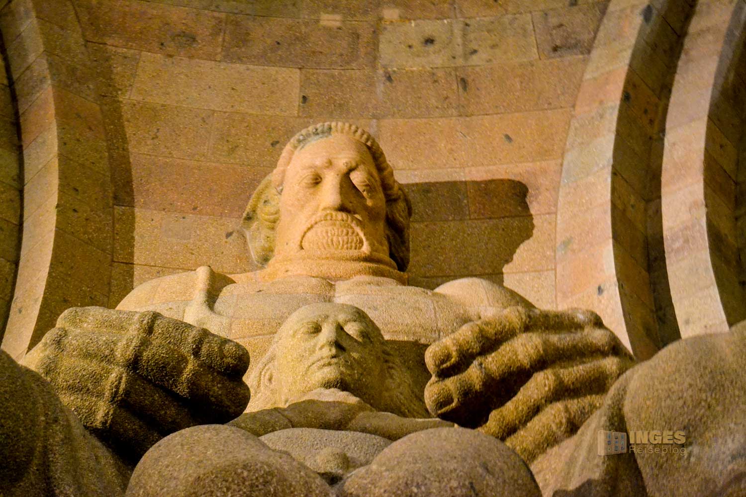 Im Völkerschlachtdenkmal in Leipzig 25 DSC_0999