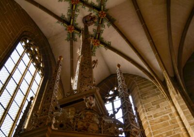 Im Erfurter Dom 24 Taufbecken Erfurter Dom