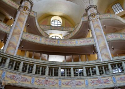 In der Frauenkirche in Dresden 10 Die Emporen in der Dresdner Frauenkirche
