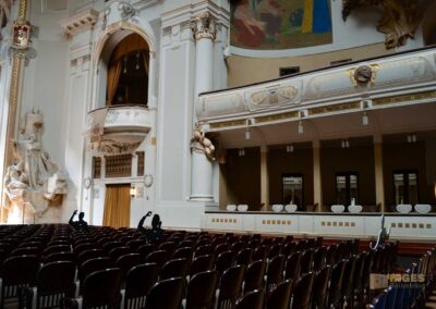 Das Gemeindehaus (Obecní dum) in der Prager Altstadt 15 Der Smetana-Saal im Gemeindehaus in Prag