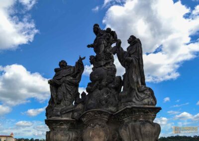 Brückenfiguren auf der Karlsbrücke in Prag