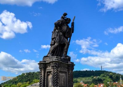 Brückenfiguren auf der Karlsbrücke in Prag