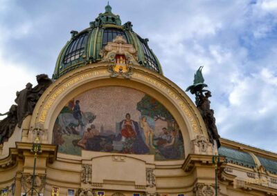 Das Gemeindehaus (Obecní dum) in der Prager Altstadt 4 Gemeinde- oder Repräsentationshaus (Obecní dům) in der Prager Altstadt