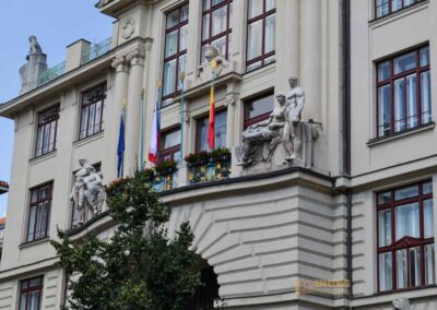 Altstädter Rathaus und Astronomische Uhr in Prag 103 Neues Rathaus Prag