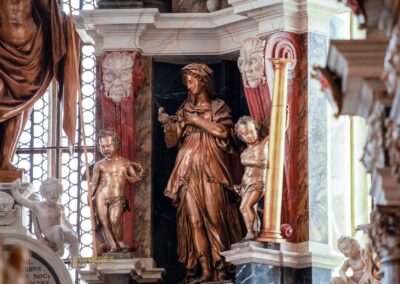 Im Dom zu Freiberg 53 Kurfürstliche Grablege im Dom St. Marien zu Freiberg