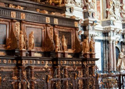 Im Dom zu Freiberg 56 Kurfürstliche Grablege im Dom St. Marien zu Freiberg