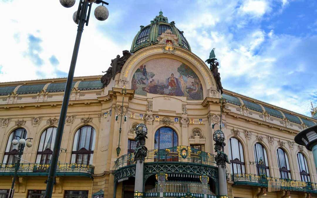 Gemeinde- oder Repräsentationshaus (Obecní dům) in der Prager Altstadt