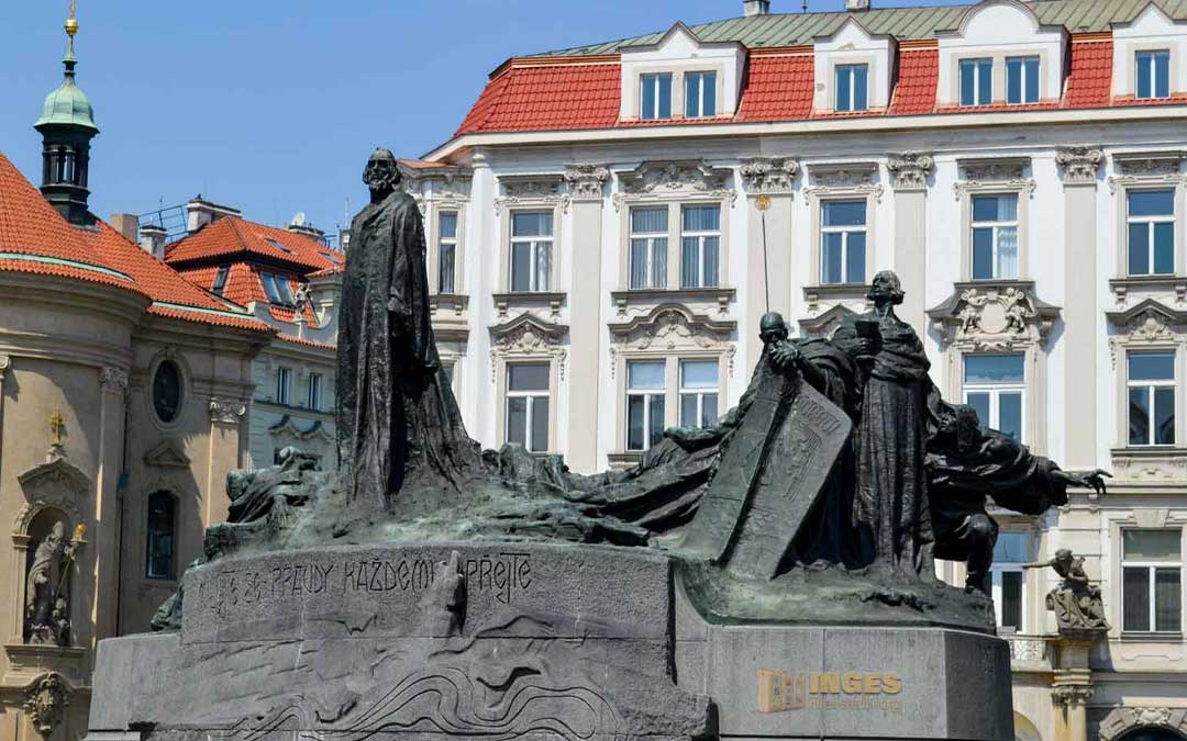 Jan-Hus-Denkmal auf dem Altstädter Ring in Prag