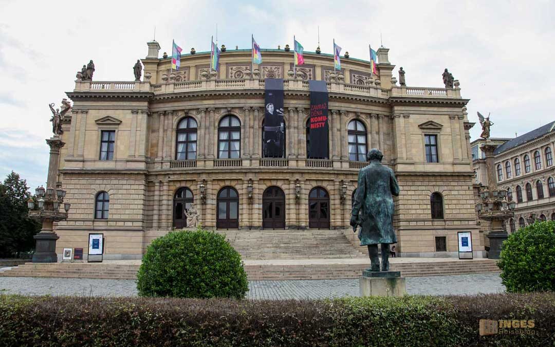 Rudolfinum in der Prager Altstadt