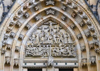 Im Veitsdom in Prag 7 Hauptportal Veitsdom in Prag