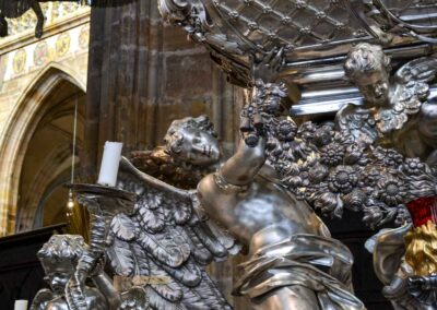 Grabmal des Hl. Johannes Nepomuk im St. Veits Dom in Prag