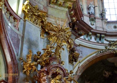 In der St.-Nikolaus-Kirche auf der Prager Kleinseite 50 Hauptaltar in der St.-Nikolaus-Kirche auf der Prager Kleinseite