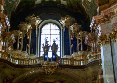 In der St.-Nikolaus-Kirche auf der Prager Kleinseite 76 Orgel in der St.-Nikolaus-Kirche auf der Prager Kleinseite