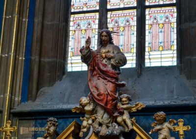 Die Seitenkapellen im Veitsdom in Prag 50 Seitenkapellen im Veitsdom in Prag