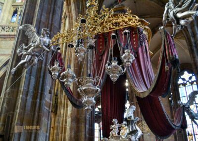 Grabmal des Hl. Johannes Nepomuk im St. Veits Dom in Prag