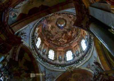 In der St.-Nikolaus-Kirche auf der Prager Kleinseite 65 Kuppel in der St.-Nikolaus-Kirche auf der Prager Kleinseite