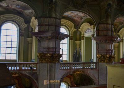 In der St.-Nikolaus-Kirche auf der Prager Kleinseite 81 Orgel in der St.-Nikolaus-Kirche auf der Prager Kleinseite