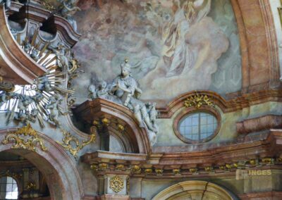 In der St.-Nikolaus-Kirche auf der Prager Kleinseite 86 St.-Nikolaus-Kirche auf der Prager Kleinseite