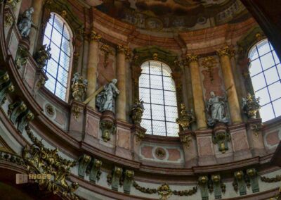 In der St.-Nikolaus-Kirche auf der Prager Kleinseite 68 Kuppel in der St.-Nikolaus-Kirche auf der Prager Kleinseite