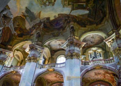 In der St.-Nikolaus-Kirche auf der Prager Kleinseite 10 St.-Nikolaus-Kirche auf der Prager Kleinseite