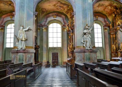 In der St.-Nikolaus-Kirche auf der Prager Kleinseite 27 St.-Nikolaus-Kirche auf der Prager Kleinseite