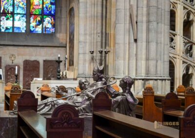 Im Veitsdom in Prag 14 Grabmal des Hl. Adalbert im Veitsdom in Prag