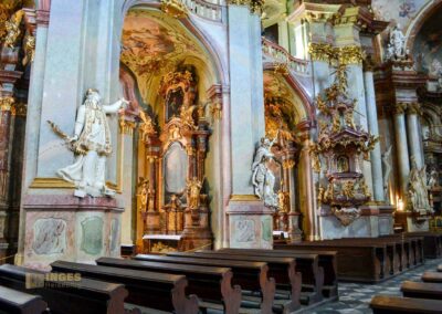 In der St.-Nikolaus-Kirche auf der Prager Kleinseite 22 St.-Nikolaus-Kirche auf der Prager Kleinseite