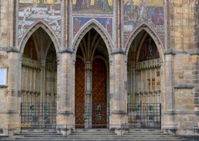 Im Veitsdom in Prag 84 Goldene Pforte Veitsdom in Prag