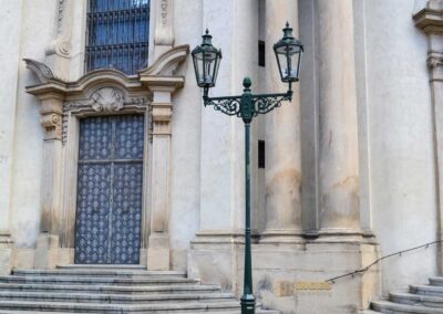 In der St.-Nikolaus-Kirche auf der Prager Kleinseite 5 St.-Nikolaus-Kirche auf der Prager Kleinseite