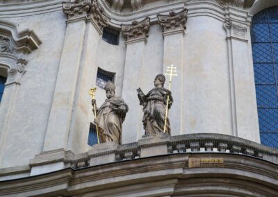 In der St.-Nikolaus-Kirche auf der Prager Kleinseite 6 St.-Nikolaus-Kirche auf der Prager Kleinseite