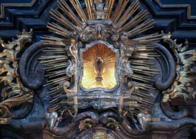 In der St.-Nikolaus-Kirche auf der Prager Kleinseite 90 In der St.-Nikolaus-Kirche auf der Prager Kleinseite