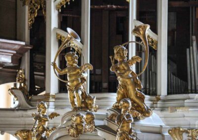 In der St.-Nikolaus-Kirche auf der Prager Kleinseite 80 St.-Nikolaus-Kirche auf der Prager Kleinseite