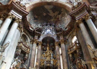 In der St.-Nikolaus-Kirche auf der Prager Kleinseite 48 Hauptaltar in der St.-Nikolaus-Kirche auf der Prager Kleinseite