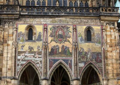 Im Veitsdom in Prag 85 Goldene Pforte Veitsdom in Prag