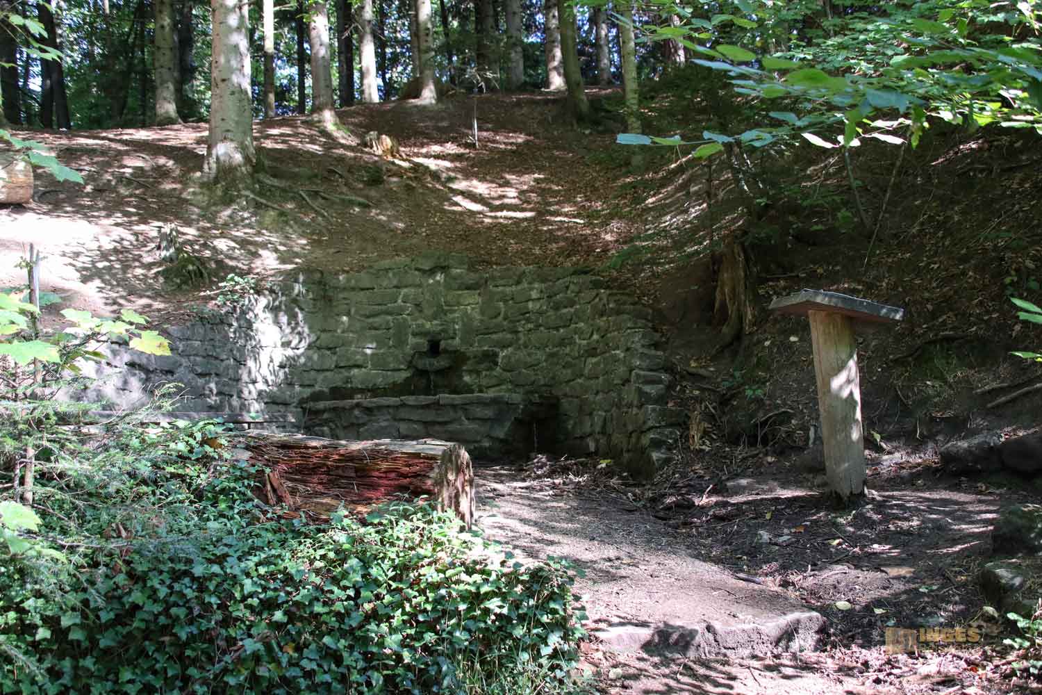 die Märchenquelle beim Herrenbachstausee Kreis Göppingen 0172 die Märchenquelle beim Herrenbachstausee Kreis Göppingen 0172