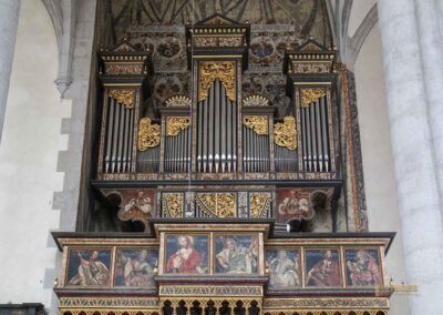 Barocke Schwalbennestorgel in St. Georg in Nördlingen