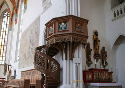 Kanzel in der St. Salvator Kirche in Nördlingen