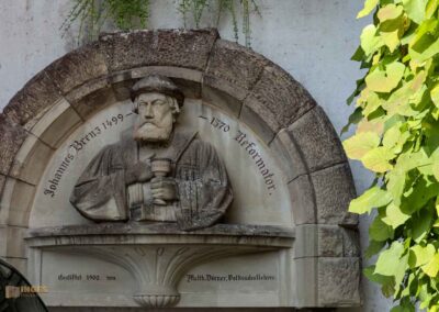 Schwäbisch Hall - In der Katharinenvorstadt unterwegs 17 Denkmal Johannes Brenz Schwäbisch Hall