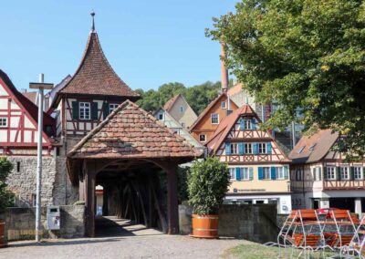 Schwäbisch Hall - In der Katharinenvorstadt unterwegs 39 Roter Steg, Gerberhaus und Gerberturm in Schwäbisch Hall