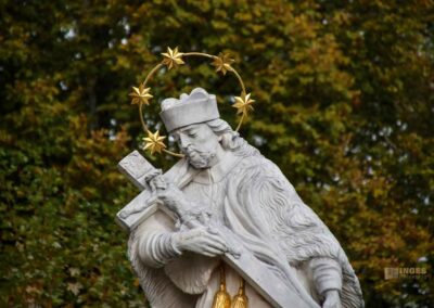 In der Wallfahrtskirche Schönenberg bei Ellwangen 2 Hl. Nepomuk bei der Wallfahrtskirche Schönenberg bei Ellwangen