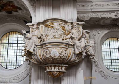 In der Wallfahrtskirche Schönenberg bei Ellwangen 28 Kanzel in der Wallfahrtskirche Schönenberg bei Ellwangen