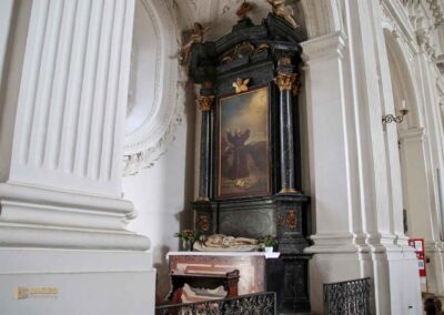 In der Wallfahrtskirche Schönenberg bei Ellwangen 59 Franziskusaltar in der Wallfahrtskirche Schönenberg bei Ellwangen