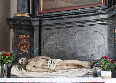 In der Wallfahrtskirche Schönenberg bei Ellwangen 60 Franziskusaltar in der Wallfahrtskirche Schönenberg bei Ellwangen